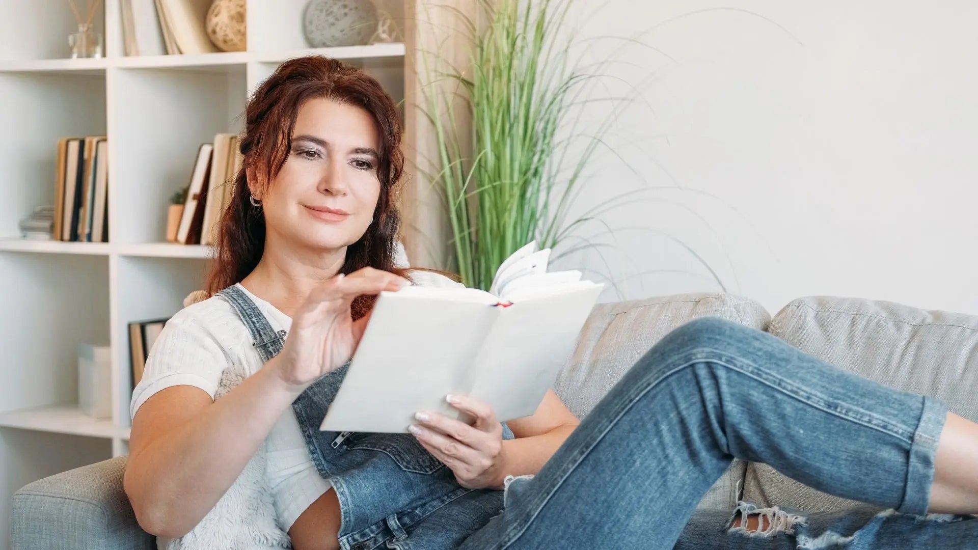 2024-s-Must-Read-Menopause-Books-for-Women-s-Health-and-Wellness Newrospace